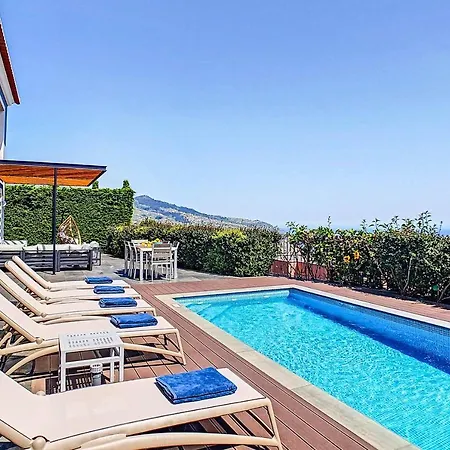 Eden Sky Villa *